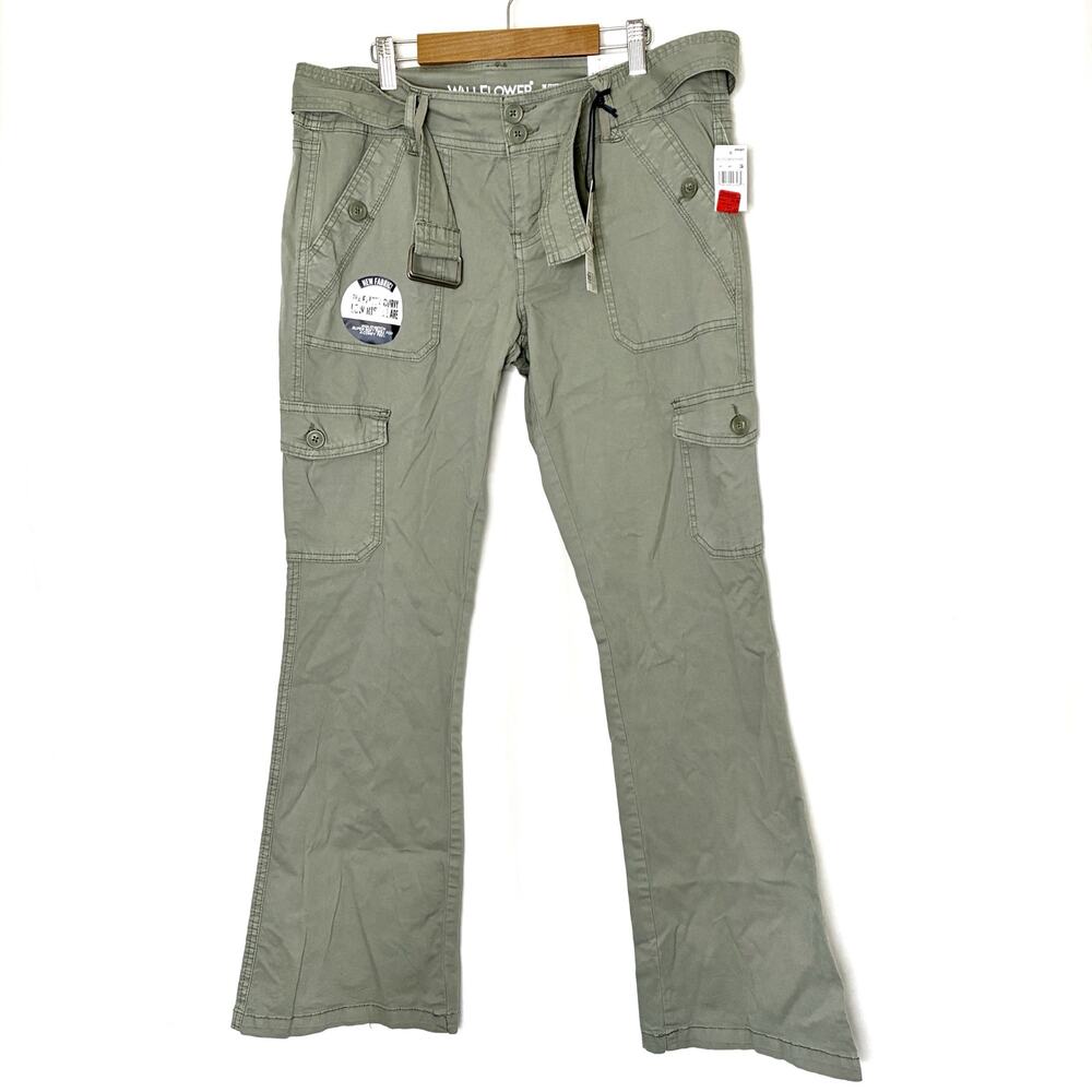Wallflower Green Feisty Curvy Low Rise Fit Cargo Flare Pants Juniors 11/30